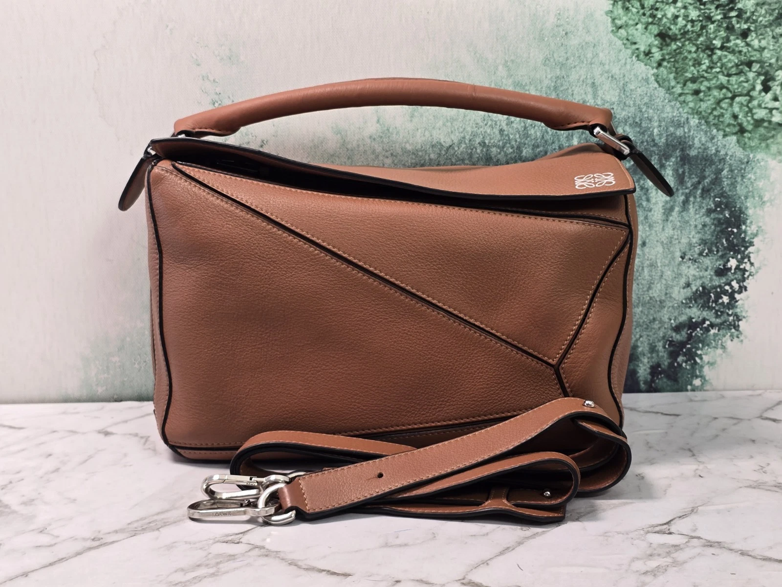 Loewe Puzzle Medium Tan Leather Shoulder Shoulder Bag Loewe Puzzle Medium Tan Leather Shoulder Shoulder Bag