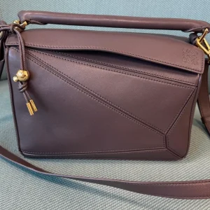 Loewe Small Featherlight Puzzle Bag in Nappa Lambskin Dark Chestnut Used Once